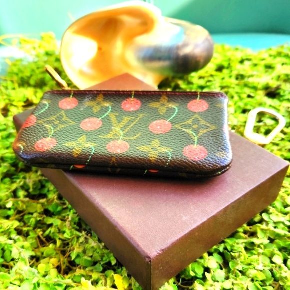 Y2K LOUIS Vuitton Zip Up Cherries Cherise Key Ring Credit Cards Cash Cles Purse - Picture 5 of 12